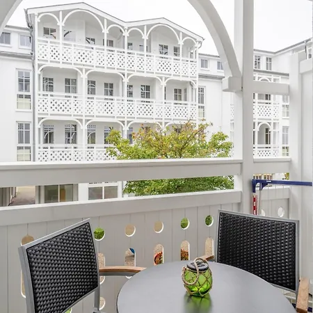 Strandnahe In Mit Balkon * Sellin (Rugen)