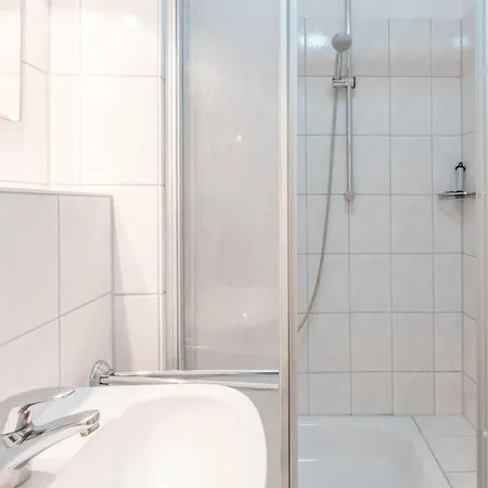 Apartment Strandnahe In Mit Balkon